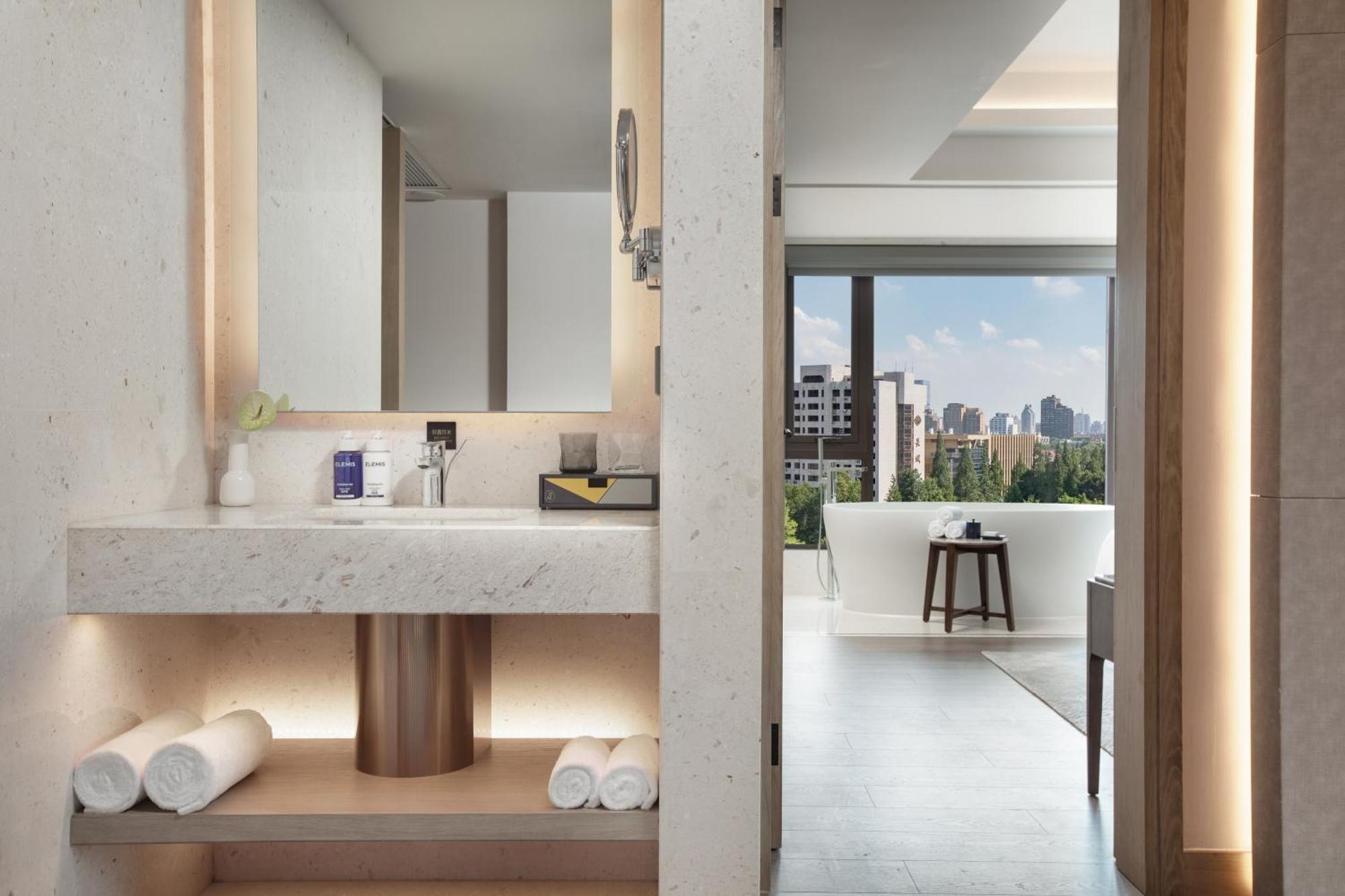Voco Nanjing Oriental Pearl Hotel ภายนอก รูปภาพ